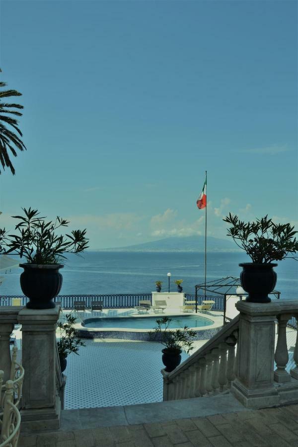 Villa La Terrazza Suites Sorrento Exterior foto
